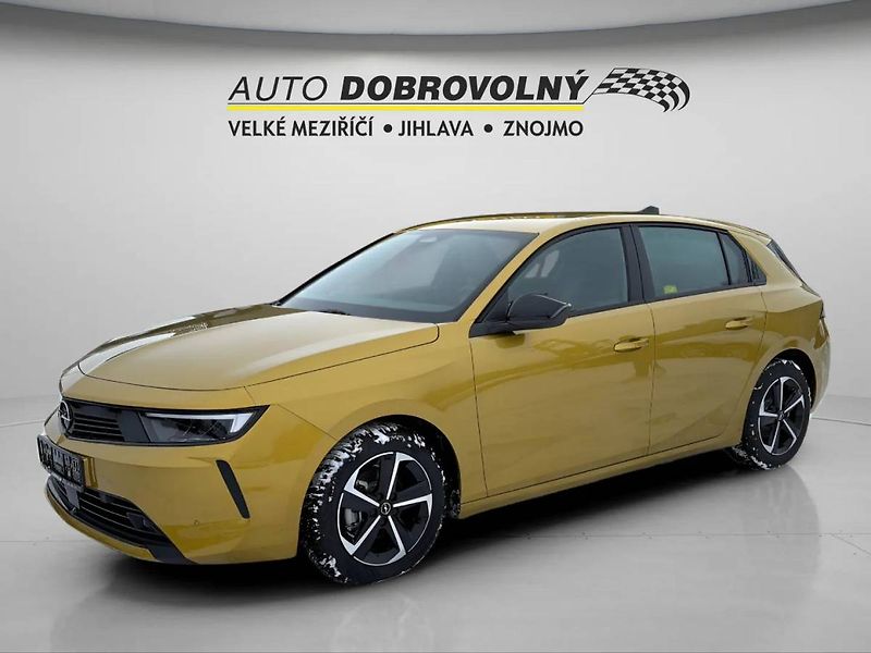Opel Astra Edition HB 1.2 TURBO (96kW/130 - fotka 2 z 23