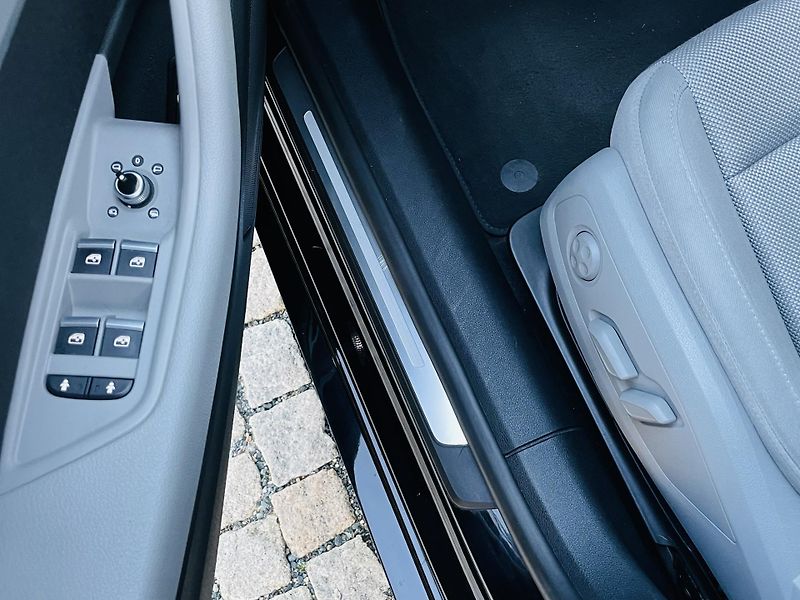 Audi A5 2.0i 140KW AUT KAMERY SERVISKA - fotka 30 z 56