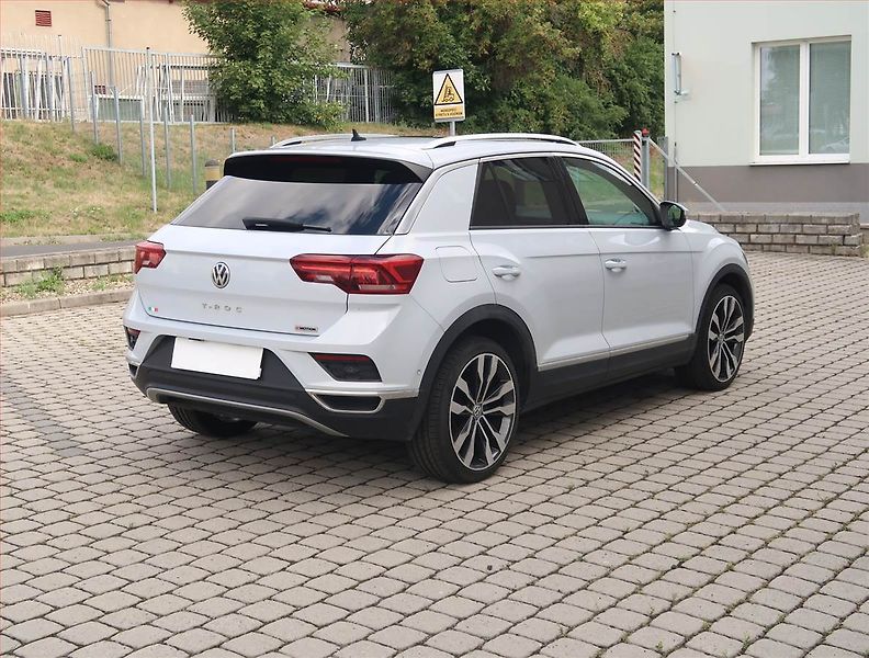 Volkswagen T-Roc (2018) Style 2.0 TSI 4Motion, 4X4 - fotka 5 z 20