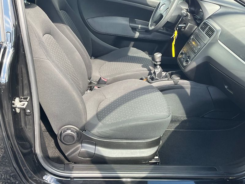 Fiat Punto (2008) 1.4 i Klima - fotka 12 z 18