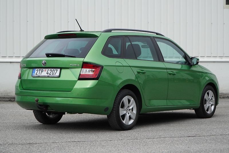 Škoda Fabia 1.2 TSI STYLE - fotka 7 z 26