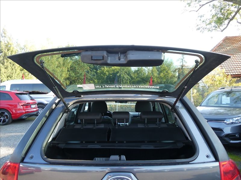 Kia Sportage 2,0 CRDi 110kW 1.MAJITEL, 4x4 - fotka 17 z 40
