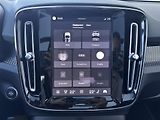 Volvo XC40 B4 FWD ULTRA DARK // 1. maj. - náhled 36