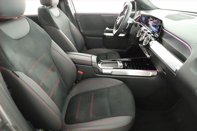 Mercedes-Benz GLB (2025) 200 d 4MATIC, AMG Line - fotka 7 z 20