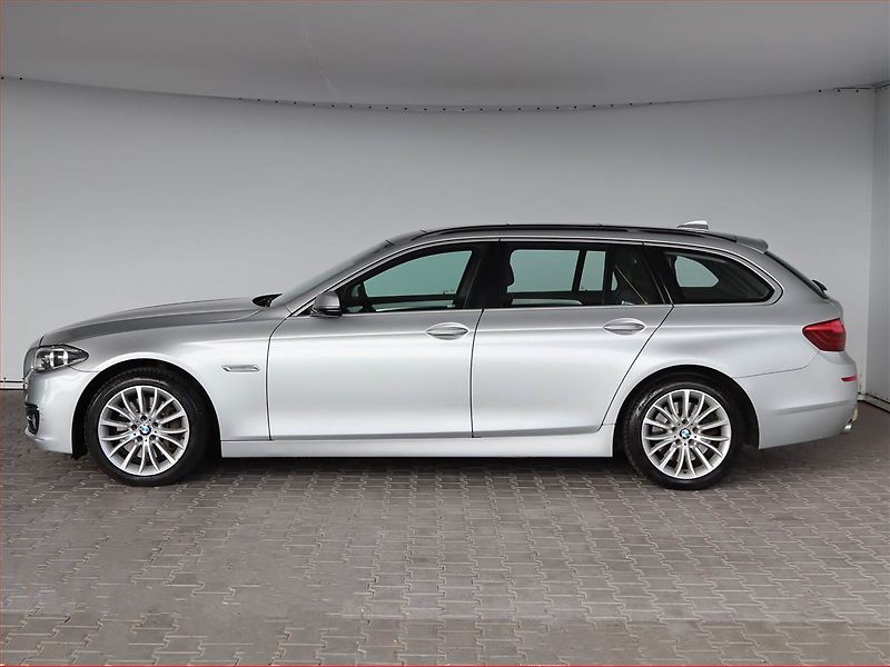 BMW Řada 5 (2013) 530d xDrive, 4X4, Automat - fotka 3 z 27