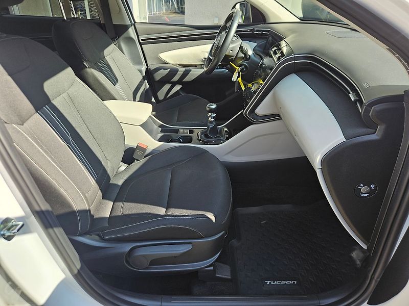 Hyundai Tucson 1,6 T-GDi 110kW, Smart, 1.maj. - fotka 29 z 37
