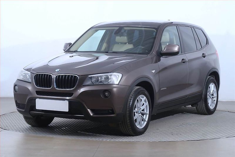 BMW X3 (2011) xDrive20d, 4X4, Automat, Navi - fotka 2 z 21