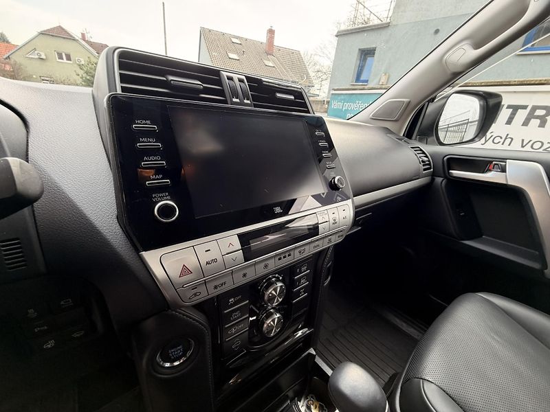 Toyota Land Cruiser 2.8-MAX.VÝBAVA-TAŽNÉ 3t-DPH - fotka 18 z 31