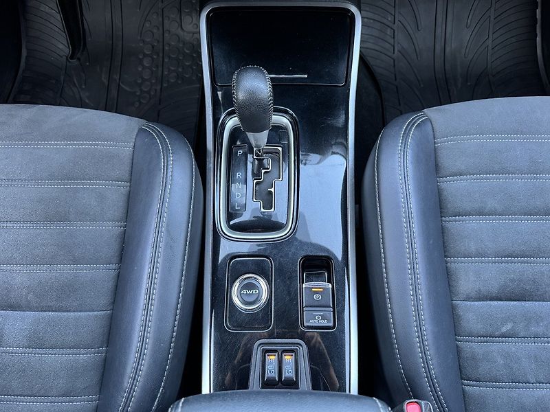 Mitsubishi Outlander (2019) 2.0i Mivec AWD Automat LED - fotka 8 z 48