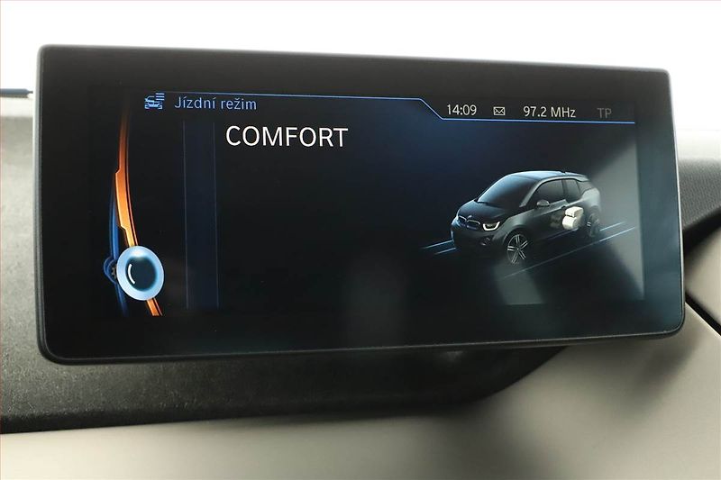BMW i3 (2015) 60Ah BEV, SoH 82%, Automat - fotka 17 z 21