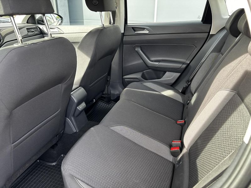 Volkswagen Taigo (2023) Life 1.0 TSI (81 kW) MAN - fotka 12 z 13