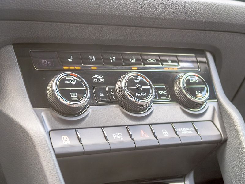 Škoda Kodiaq (2020) ČR 2.0BiTDI 176KW – MODRÉ RS - fotka 28 z 58