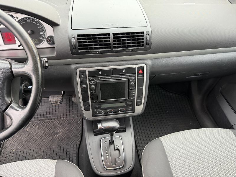 Volkswagen Sharan 1.9 TDI 7 MIST - fotka 18 z 26