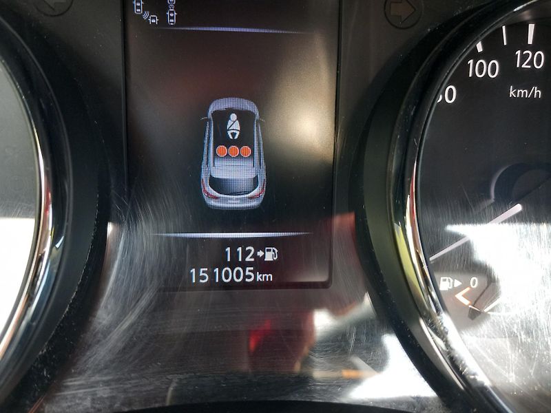 Nissan Qashqai (2014) MAX.VÝBAVA ! PO VELKÉM SERVISE - fotka 25 z 37