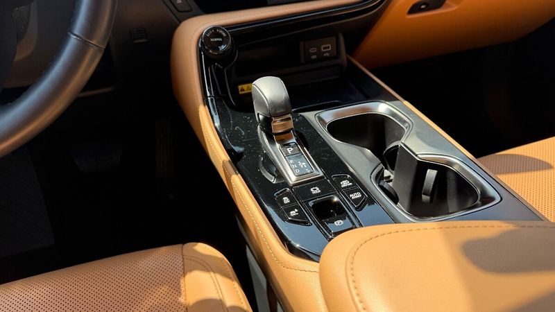 Lexus NX 450h plus 450H+ 2,5 PHEV PRESTIGE - fotka 20 z 30