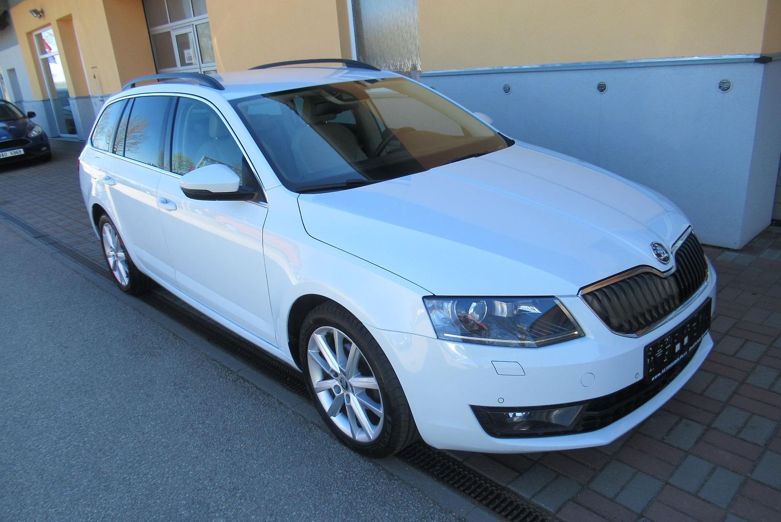 Škoda Octavia 1.6 TDi DSG AUT.KLIMA TAŽNÉ