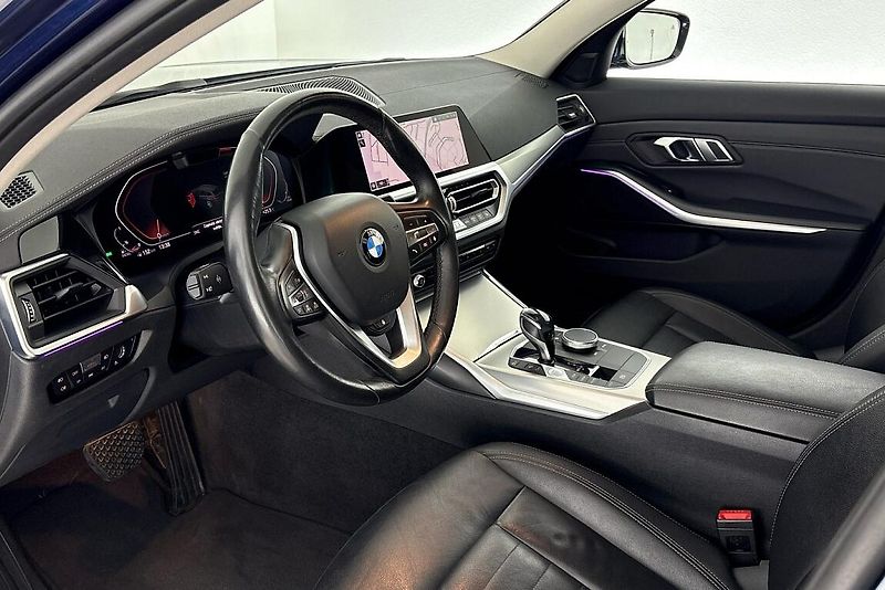 BMW Řada 3 320d xDrive - fotka 6 z 27