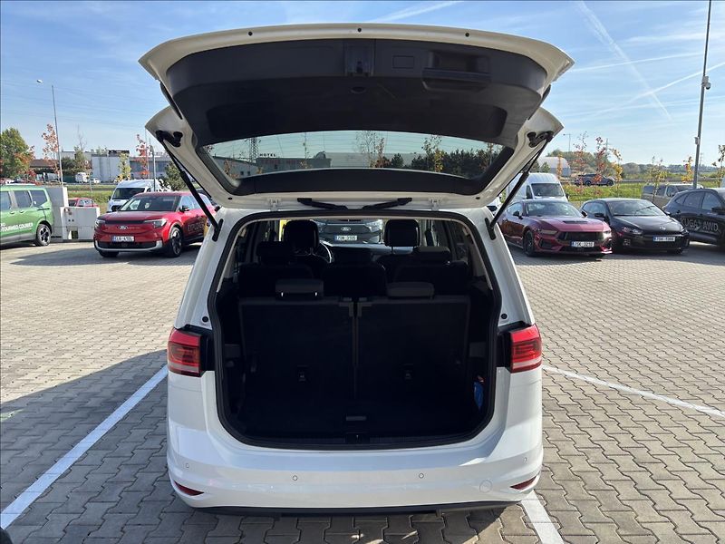 Volkswagen Touran 1,5 TSi Maraton Edition 7.Míst - fotka 11 z 47