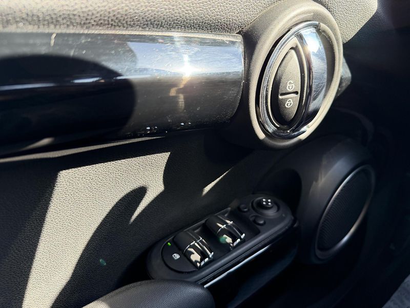Mini Cooper S 2.0i LED PANORAMA NAVI KŮŽE - fotka 14 z 46