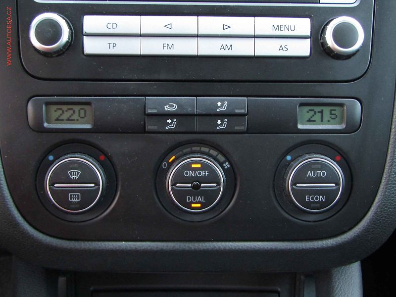 Volkswagen Golf (2007) 1.6MPi, Klima - fotka 12 z 15