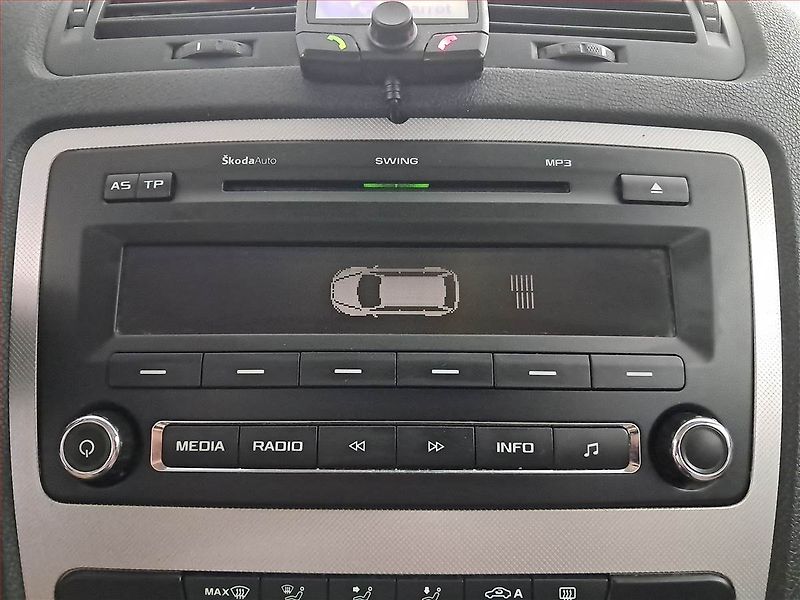 Škoda Octavia (2013) Elegance 1.6 TDI, Automat - fotka 16 z 17