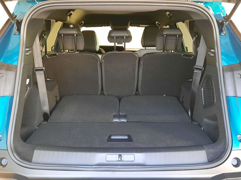 Peugeot 5008 (2025) ALLURE Hybrid 145 e-DCS6 - fotka 9 z 15