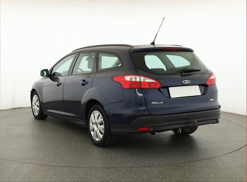 Ford Focus (2013) 1.6 TDCi, po STK, Tažné - fotka 4 z 15