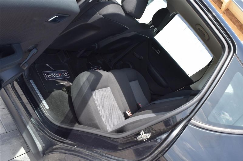 Mercedes-Benz Třídy A 1,5 i 70KW KLIMA BEZ KOROZE! - fotka 18 z 44