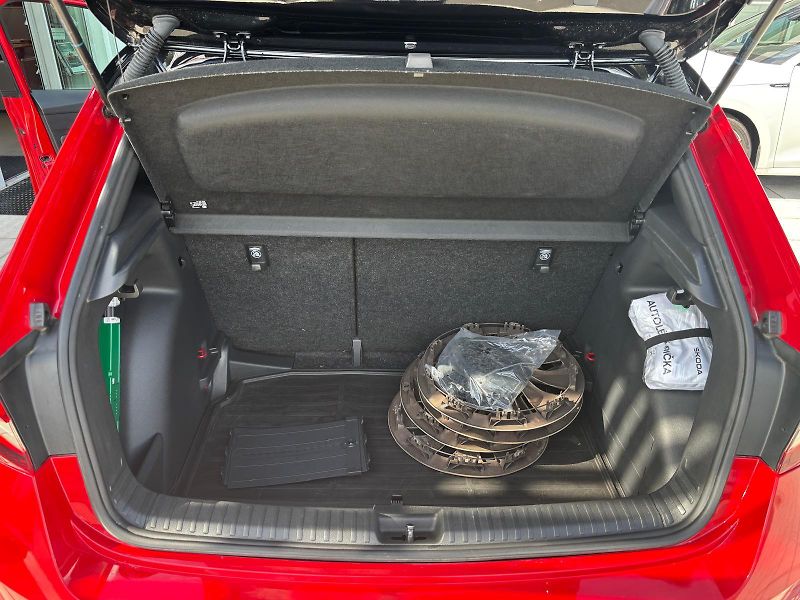 Škoda Fabia 1.0TSi 85kW Monte Carlo - fotka 24 z 25