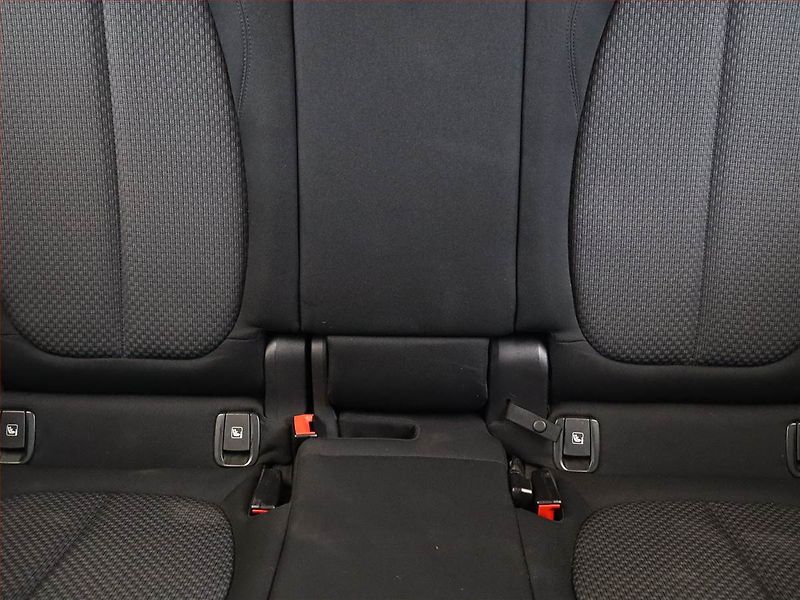 BMW X1 (2017) xDrive18d, 4X4, Automat, ČR - fotka 8 z 17