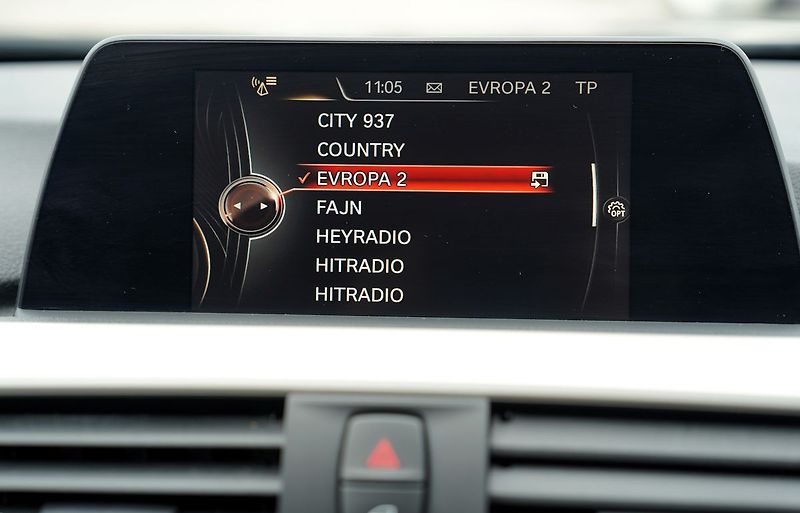 BMW Řada 3 320d automat/EfficientDynamic/ - fotka 36 z 39