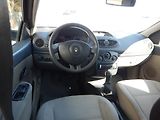 Renault Clio 1.4i, 72 kW, KLIMA - náhled 11