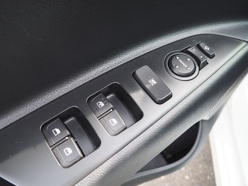 Kia Rio (2022) 1.0 T-GDI GPF Exclusive 74kW 6 - fotka 18 z 36