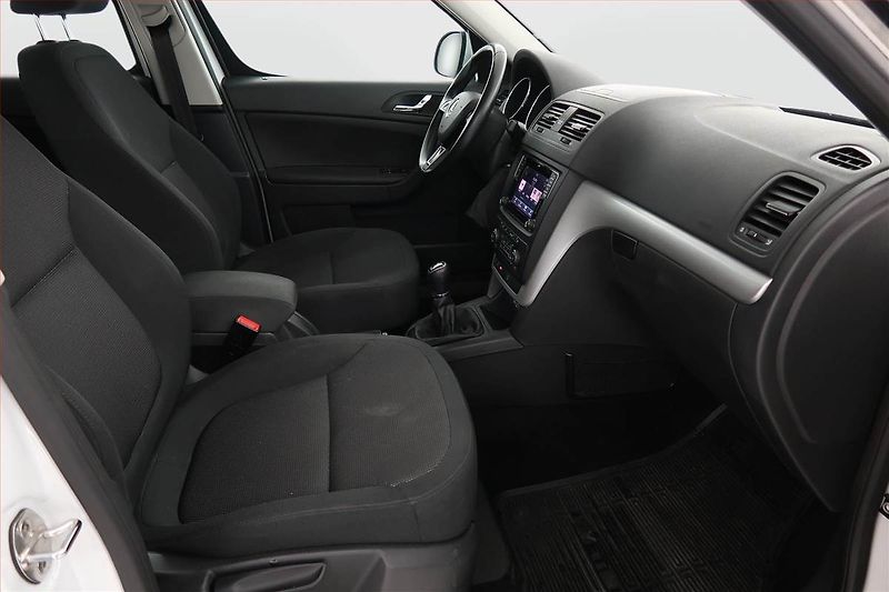 Škoda Yeti (2015) 2.0 TDI, 4X4, Navi, Tempomat - fotka 9 z 19