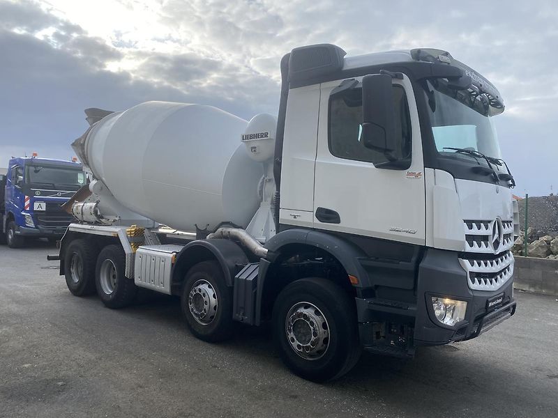 Mercedes-Benz Arocs 3240 8x4 Lieberr TOP STA - fotka 2 z 11