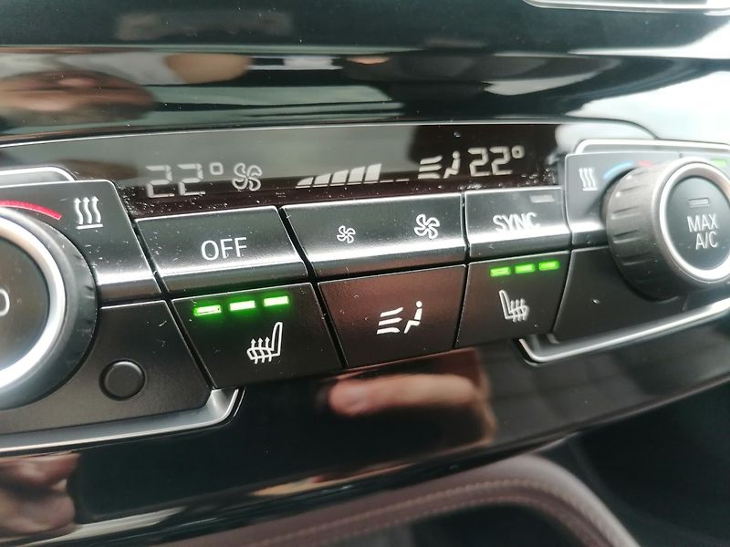 BMW X1 (2022) xDrive25eA Plug-in Hybrid - fotka 23 z 41