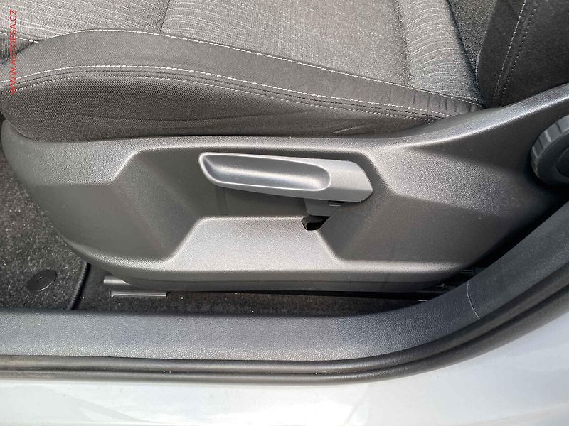 Škoda Karoq (2019) 1.5 TSi, Style, DSG, navi - fotka 14 z 18