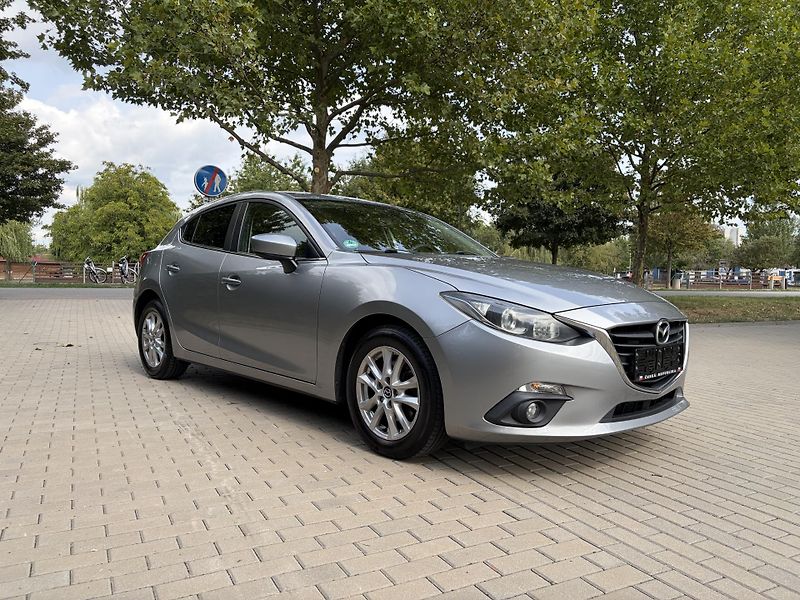 Mazda 3 2.0 Center-Line - fotka 16 z 36