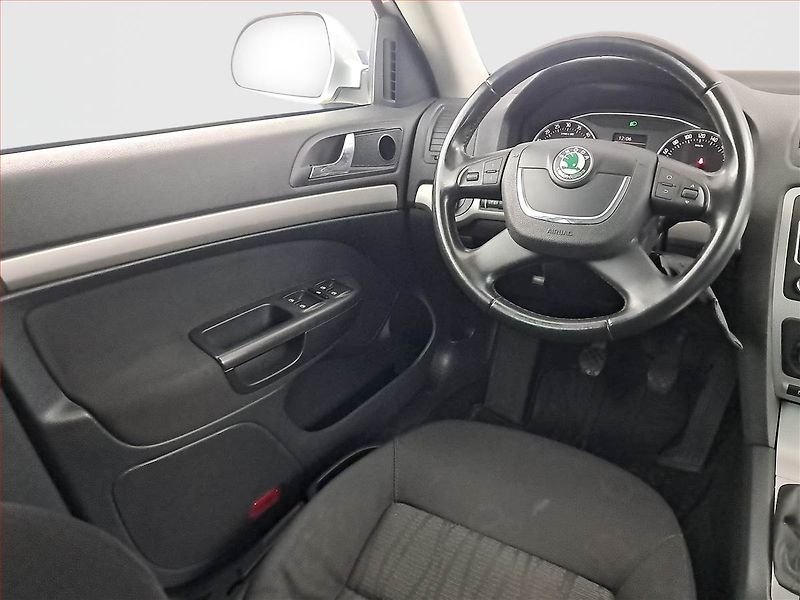Škoda Octavia (2011) 1.6 TDI, Tempomat - fotka 7 z 18