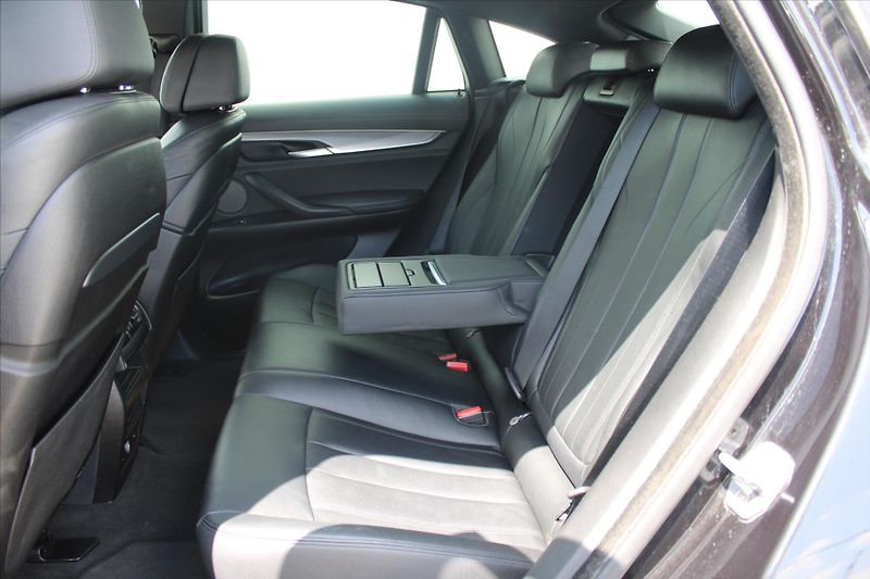 BMW X6 xDrive 30d M PAKET HEAD UP - fotka 10 z 23
