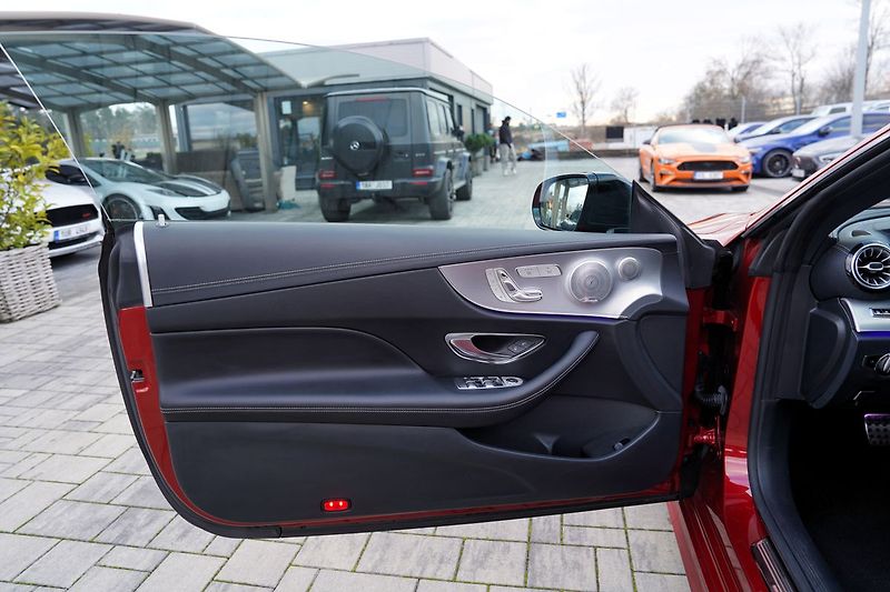 Mercedes-Benz Třídy E E 400 AMG 4Matic+,Burmester - fotka 13 z 43