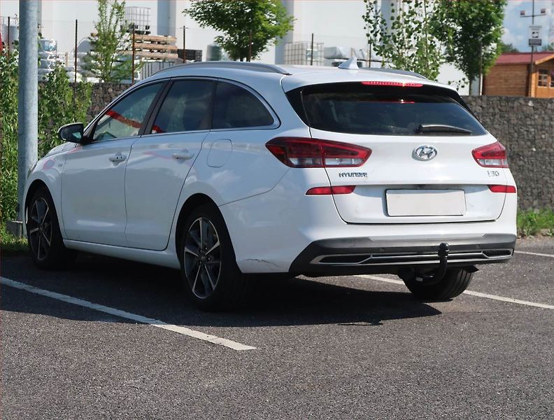 Hyundai i30 (2021) Style 1.5 T-GDI MHEV, Automat - fotka 4 z 16