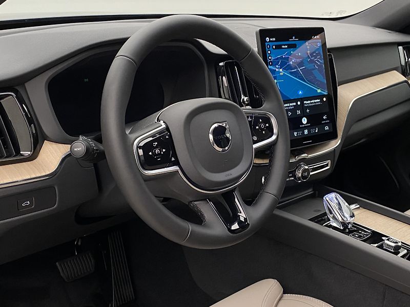 Volvo XC60 (2026) B5 AWD AUT DARK PLUS  - fotka 4 z 67