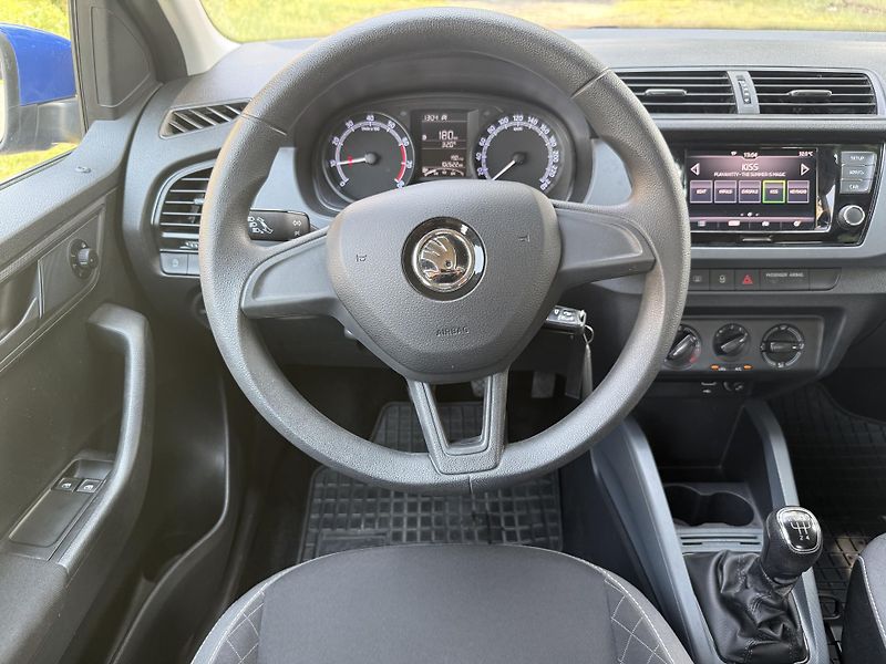 Škoda Fabia 1,0i 70kW  Klimatizace - fotka 15 z 19