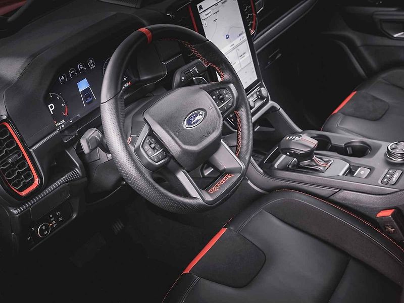 Ford Ranger Raptor v plné jízdě