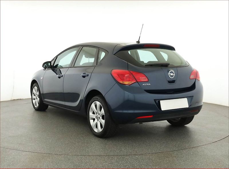 Opel Astra (2011) 1.4 16V, Serv.kniha, nová STK - fotka 4 z 16