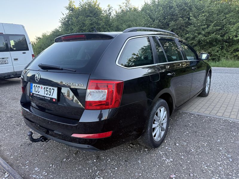 Škoda Octavia (2017) 1.6tdi - fotka 20 z 52