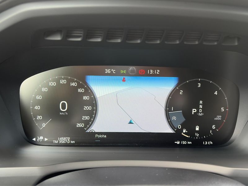 Volvo XC90 (2019) 2.0 B5 4x4 Nafta, Kůže, A/T - fotka 11 z 30