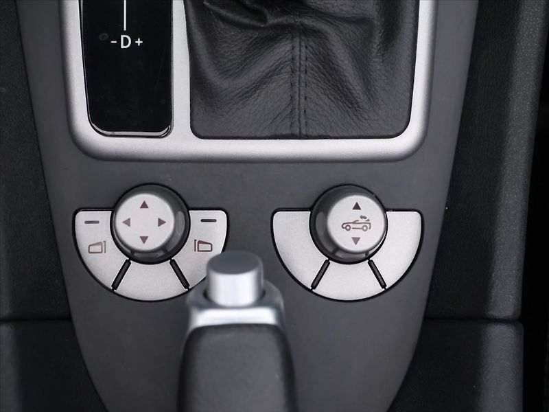 Mercedes-Benz SLK 3.5 350 V6 200kW Serv.kniha - fotka 30 z 38