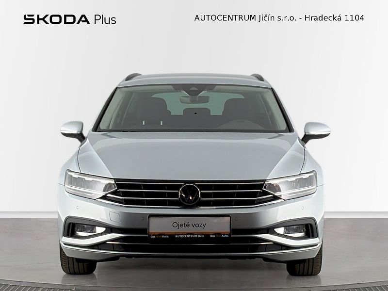 Volkswagen Passat (2023) Business 2.0 TSI 140kW DSG - fotka 4 z 35